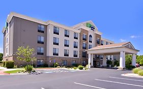 Holiday Inn Express & Suites Selma By Ihg