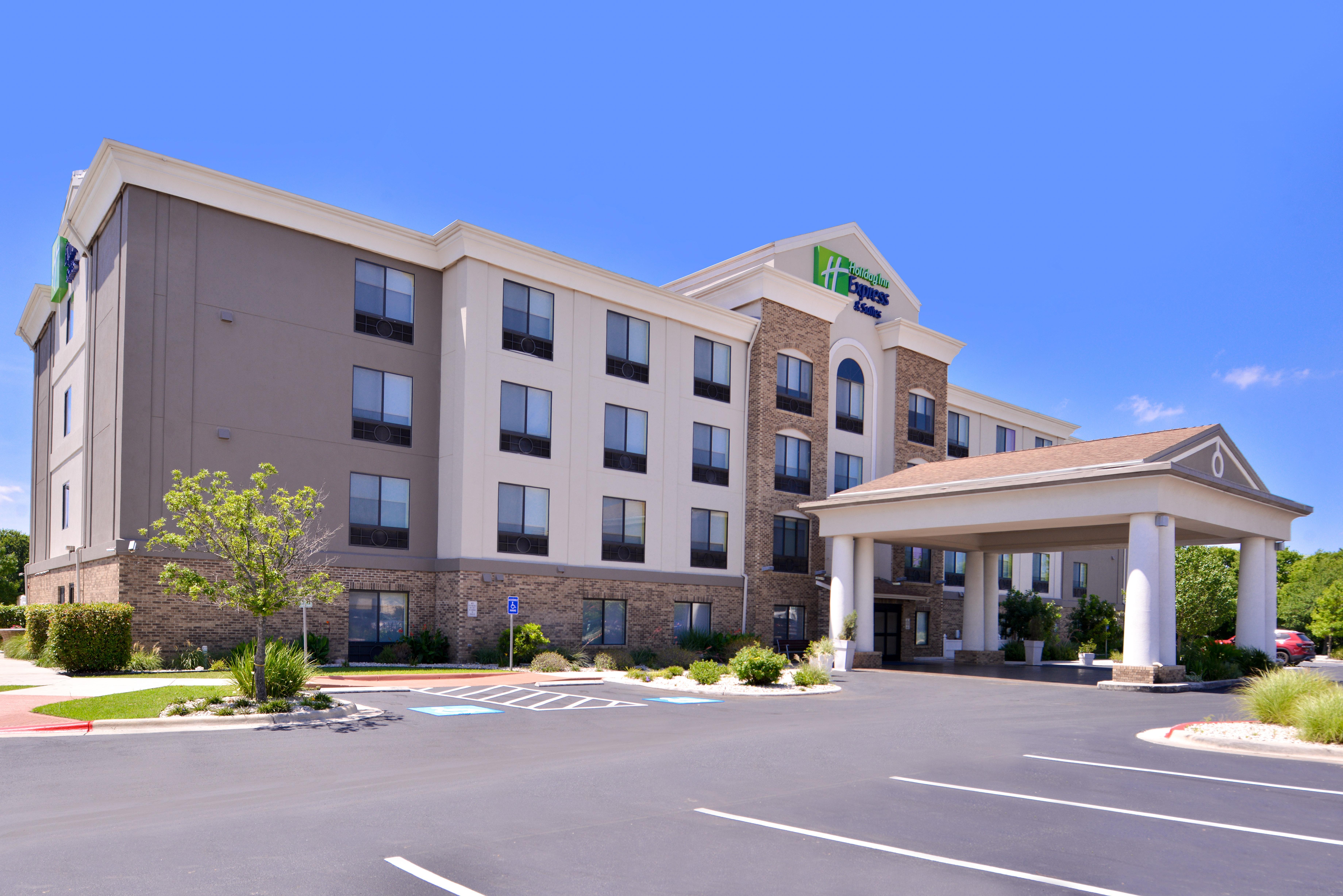 Holiday Inn Express & Suites Selma By Ihg Exterior photo