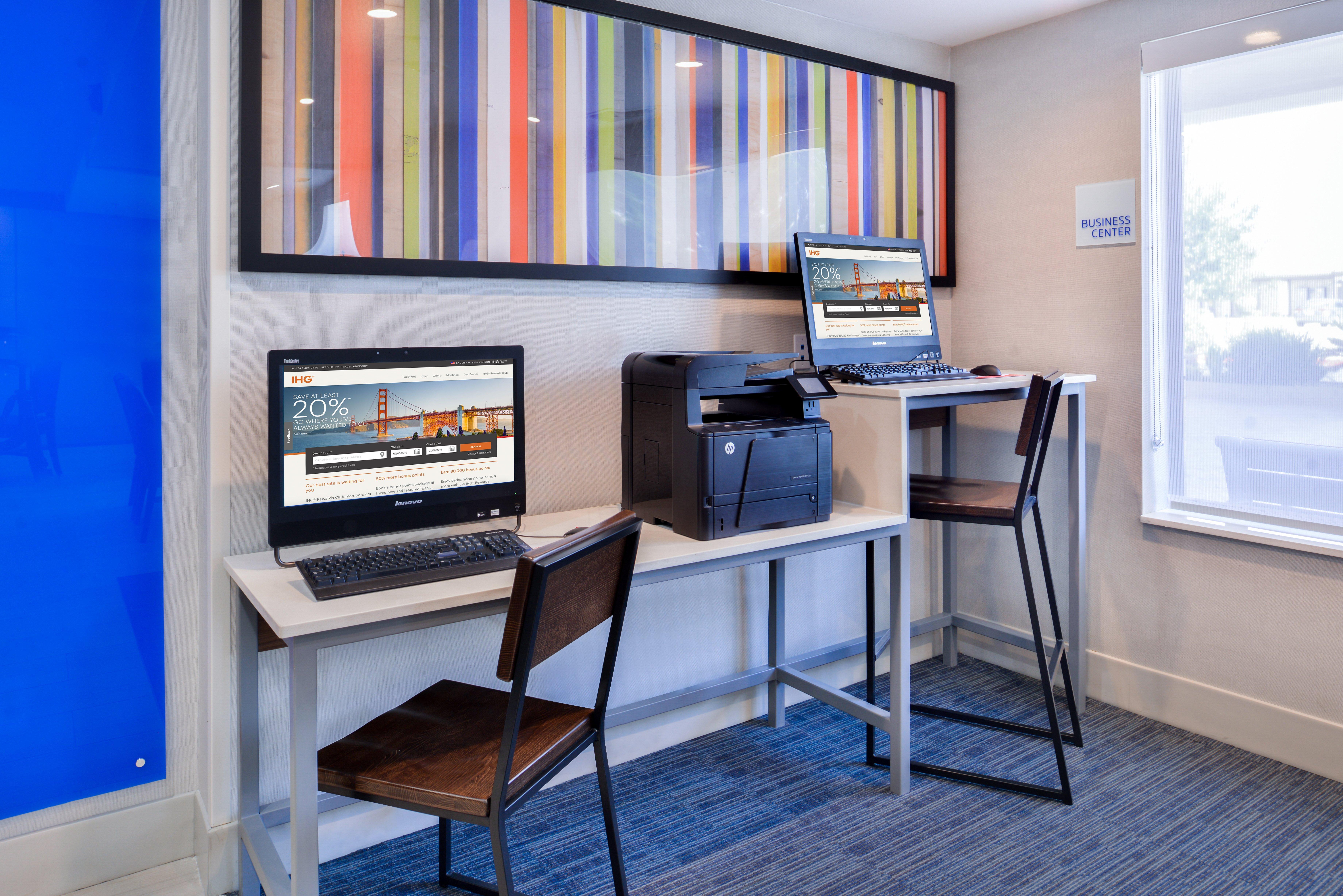 Holiday Inn Express & Suites Selma By Ihg Exterior photo