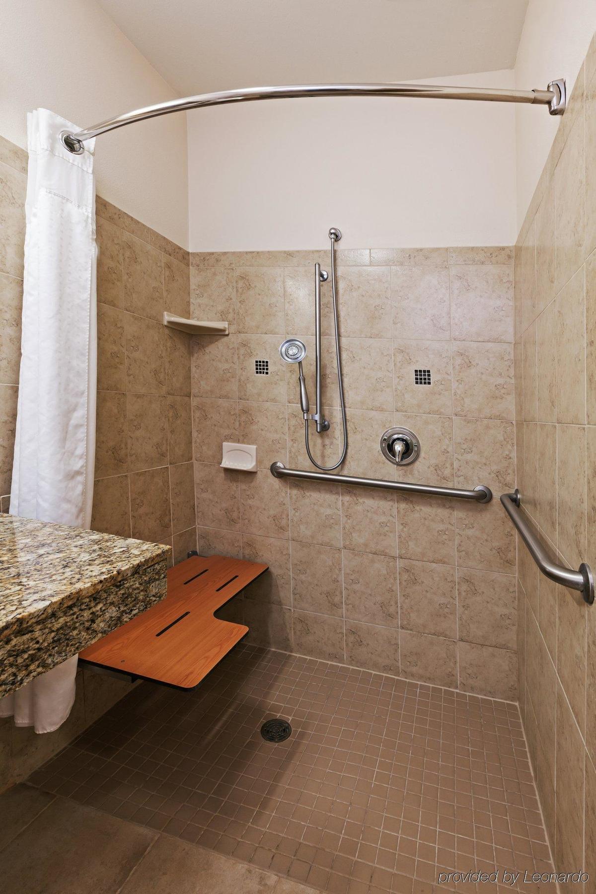 Holiday Inn Express & Suites Selma By Ihg Exterior photo